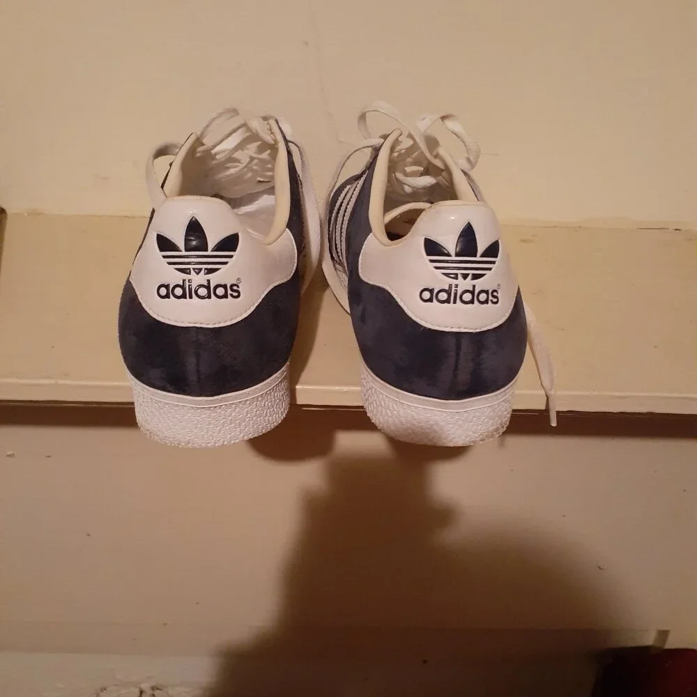 Adidas - Picture 2 of 3